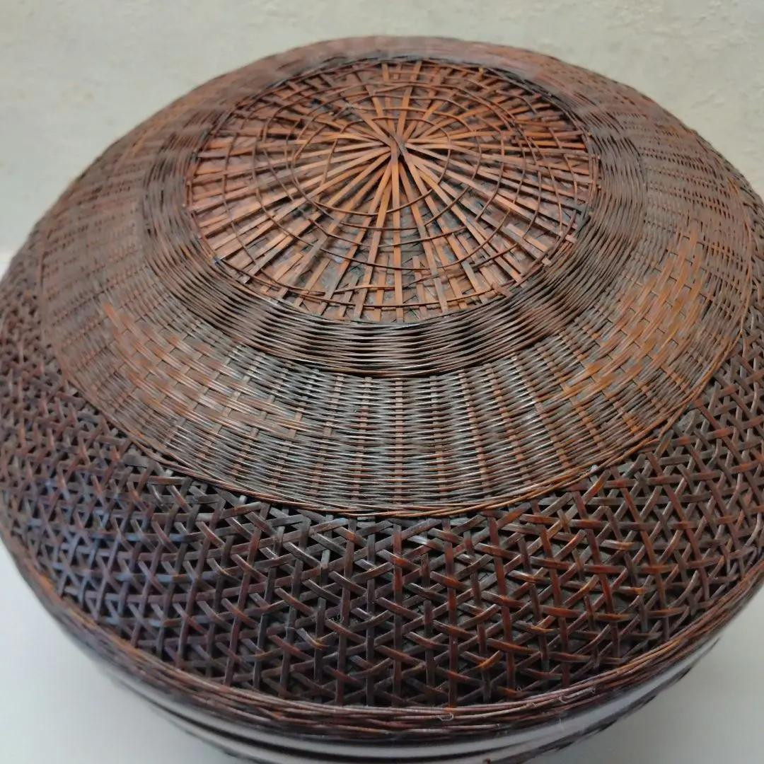 ★細かい竹編みの蓋つき籠（昭和時代）