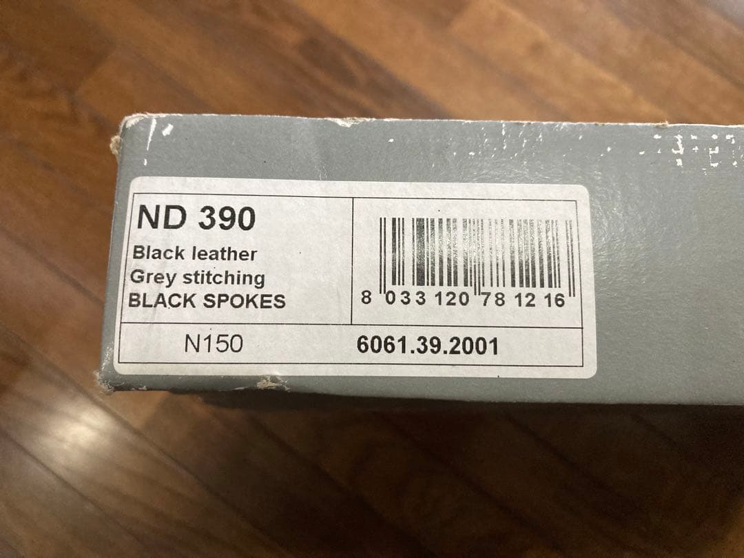 未使用品 NARDI ナルディ N150 ND390 ブラックレザーステアリング