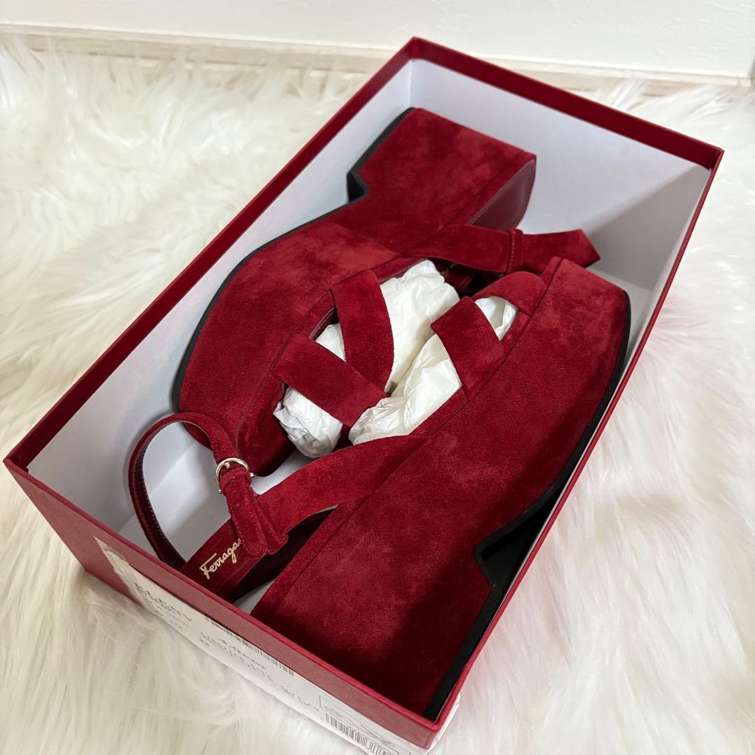 新品未使用　箱付き　フェラガモ　ELENY プラットフォーム　サンダル　厚底