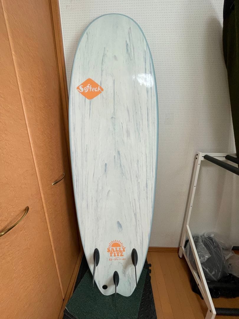お買得‼️SOFTECHサーフボード　フィン・リーシュコード付き