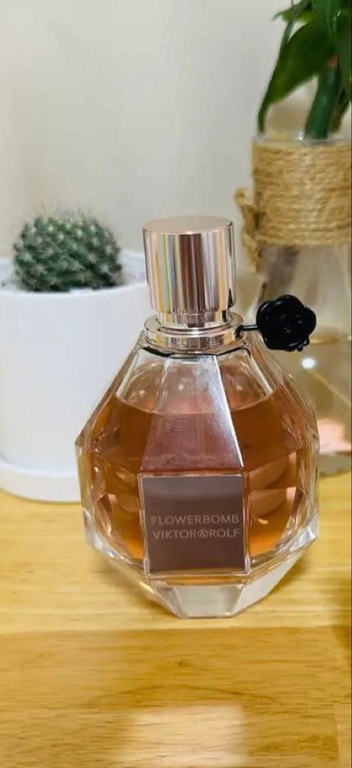 FLOWERBOMB VIKTOR&ROLF 香水 (100ml)