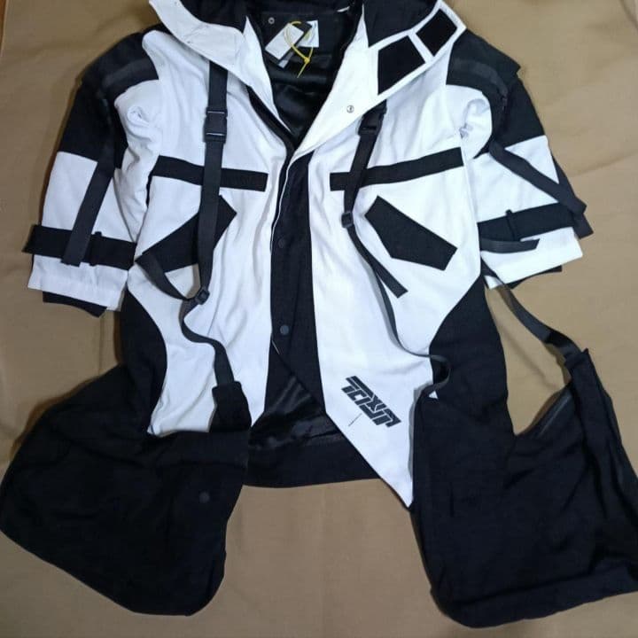 テロメリア バッグ付き コート F 黒 ボンデージ 男女兼用 74,800円