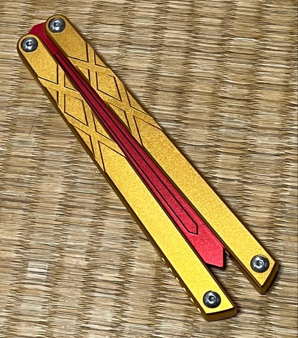 バタフライナイフトレーナー　swordfish clone