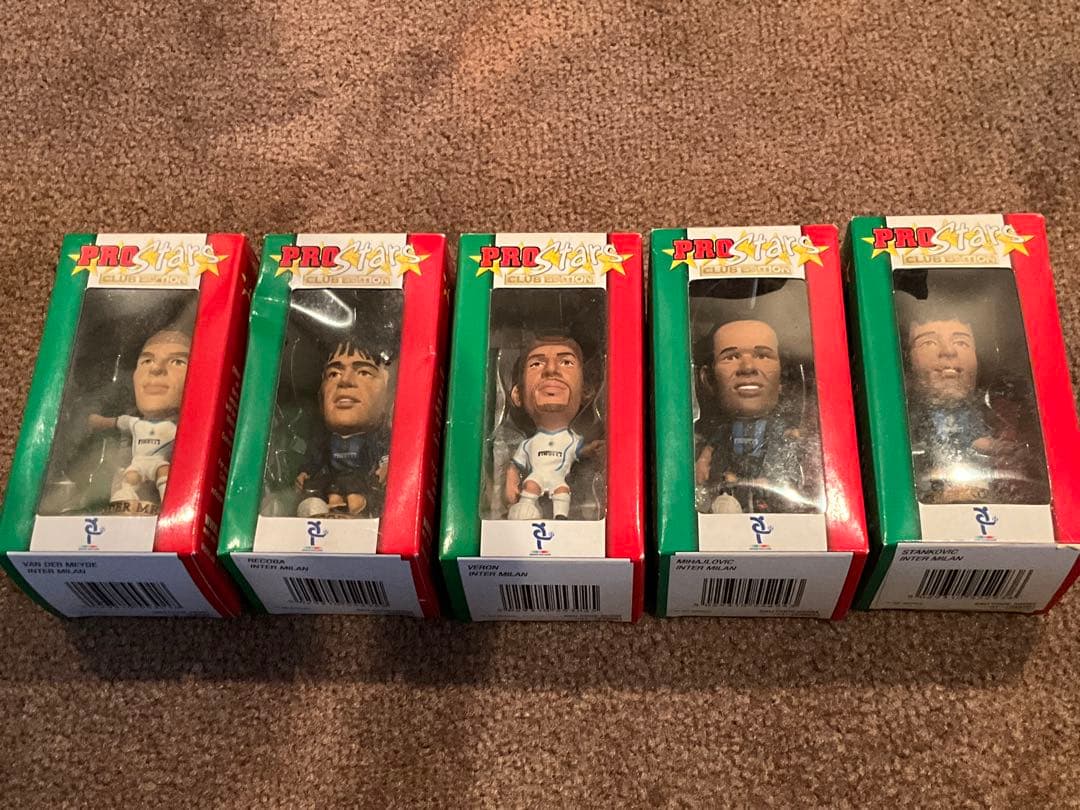 サッカーフィギュアセット　箱入り17個　ばら29体