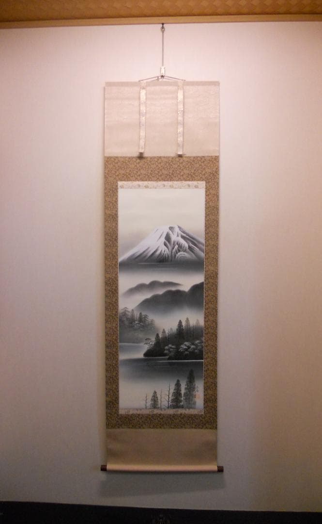 掛け軸 岳南 『 白富士 』 絹本 希少 軸装 茶道具 掛軸 美品 です。
