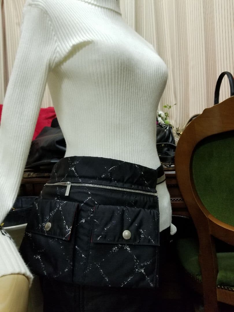 CHANEL シャネル　ウエストポーチ　ボディバッグ