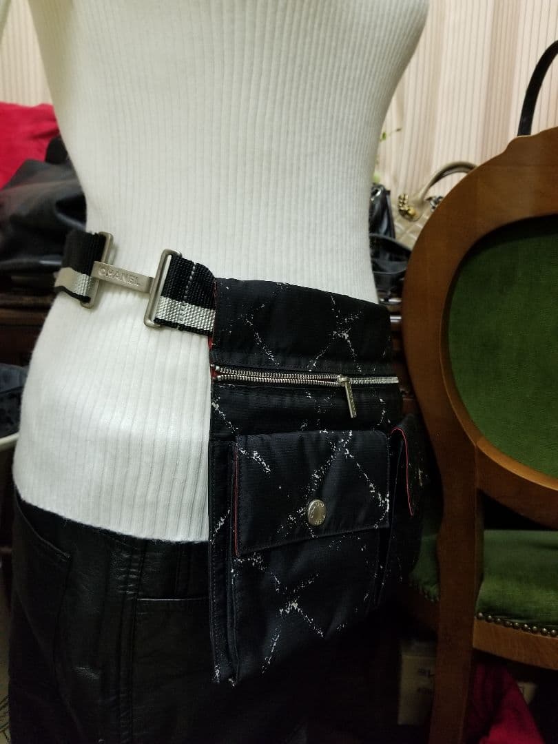 CHANEL シャネル　ウエストポーチ　ボディバッグ