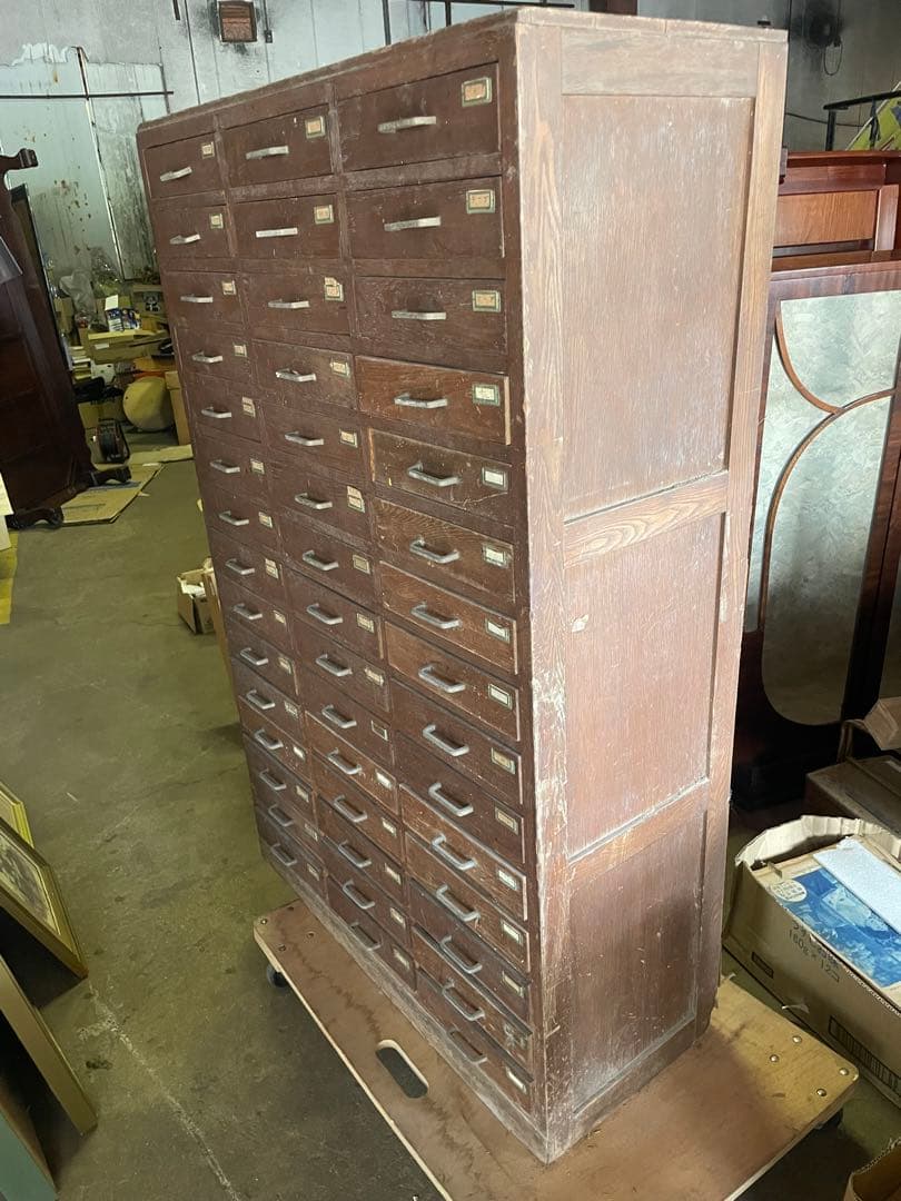 レトロ家具　昭和初期　和製アンティーク　引き出し45杯　使い込まれた風合い