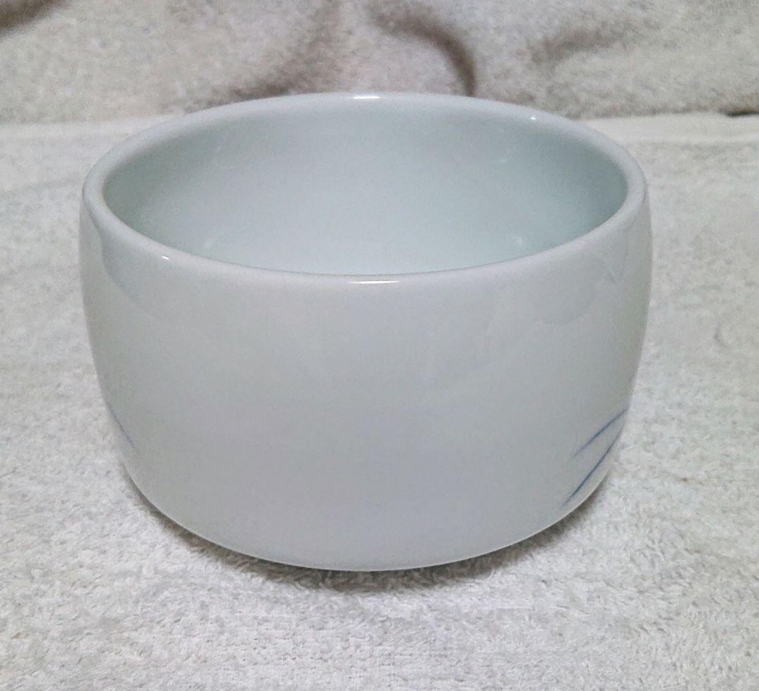 今右衛門茶碗 赤い花と青い葉の模様 陶器製A440