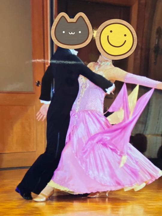 ⭐︎社交ダンス　スタンダードドレス　Mサイズくらい⭐︎ お値引きいたします！