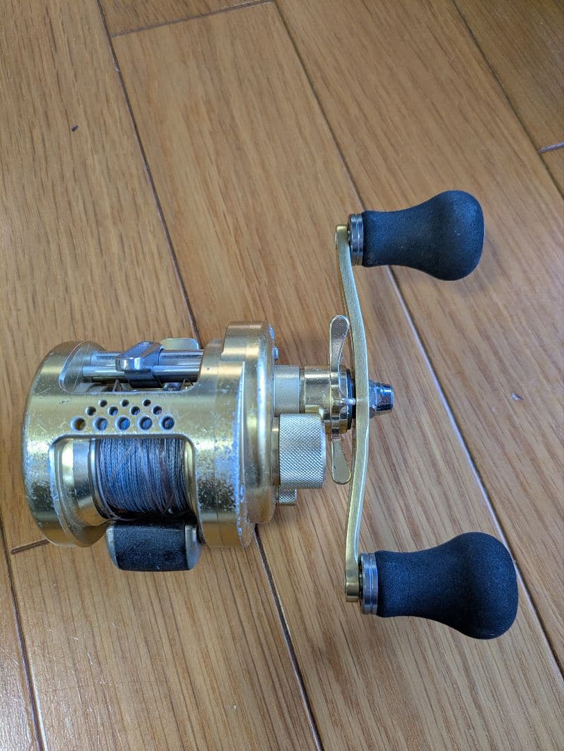 SHIMANO CALCUTTA CONQUEST ゴールド