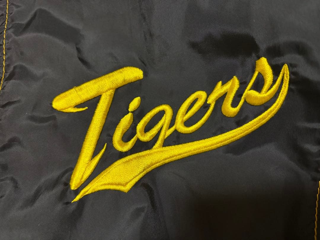 阪神タイガース　デサント　グランドコート　スタジャン