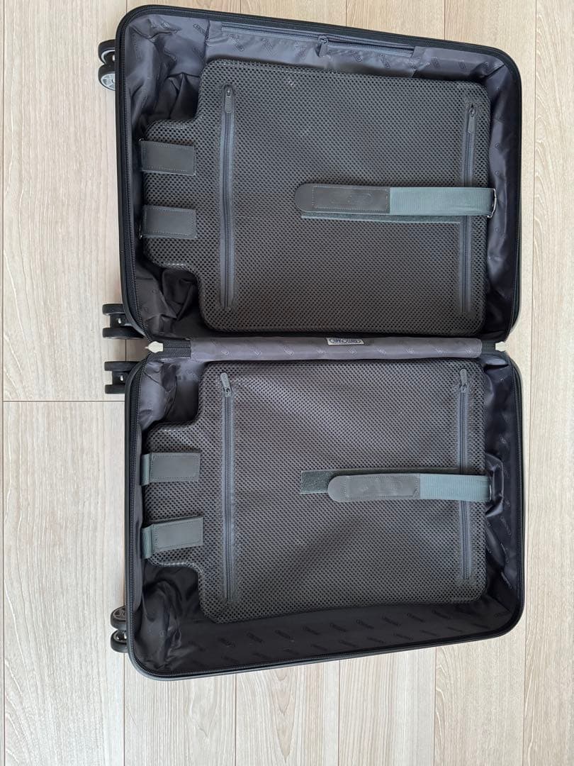 リモワ　サルサデラックス　4輪　機内持ち込み　ルビーレッド(ハワイ限定色)