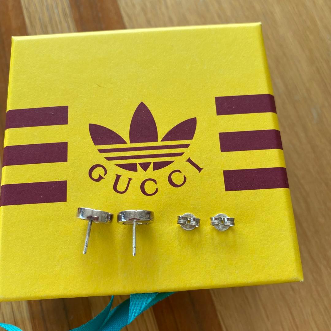 GUCCI ロゴデザイン シルバー スタッドピアス わん専用
