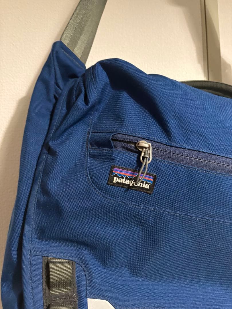 patagonia メッセンジャーバッグ 青