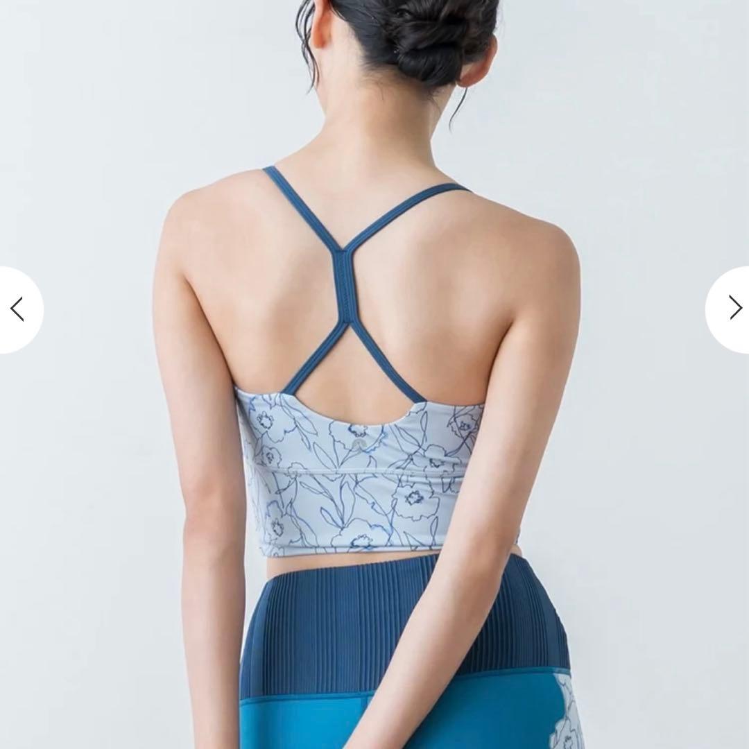 【新品未使用】ドローイングフラワーセパレートタンクトップ