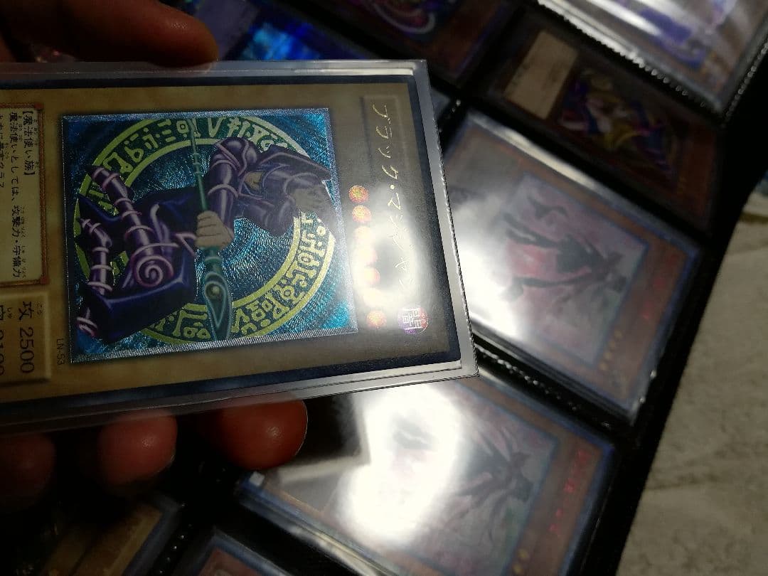 良品　ブラックマジシャン　レリーフ②