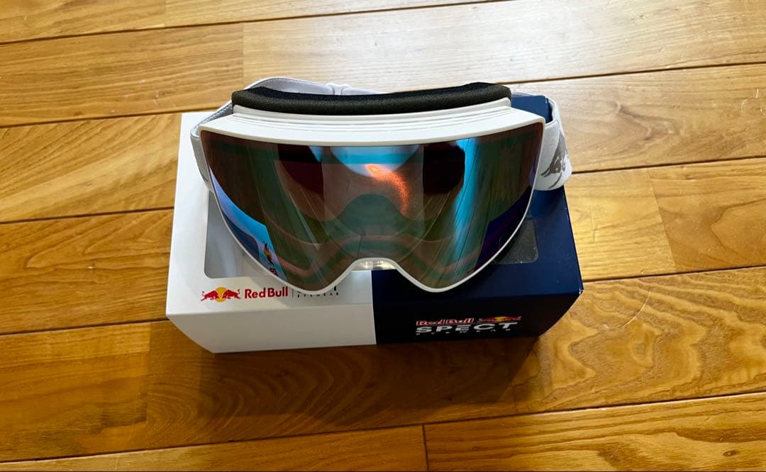 Red Bull SPECTスノーゴーグル ミラー仕上げ