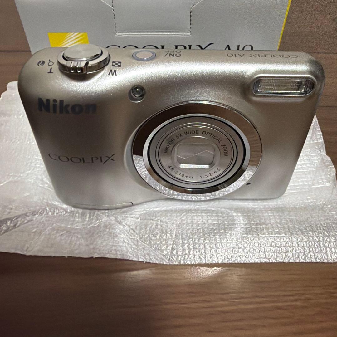 Nikon COOLPIX A10 デジカメ デジタルカメラ　カメラ