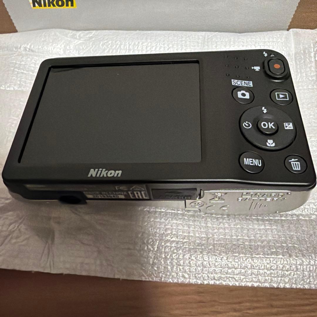 Nikon COOLPIX A10 デジカメ デジタルカメラ　カメラ