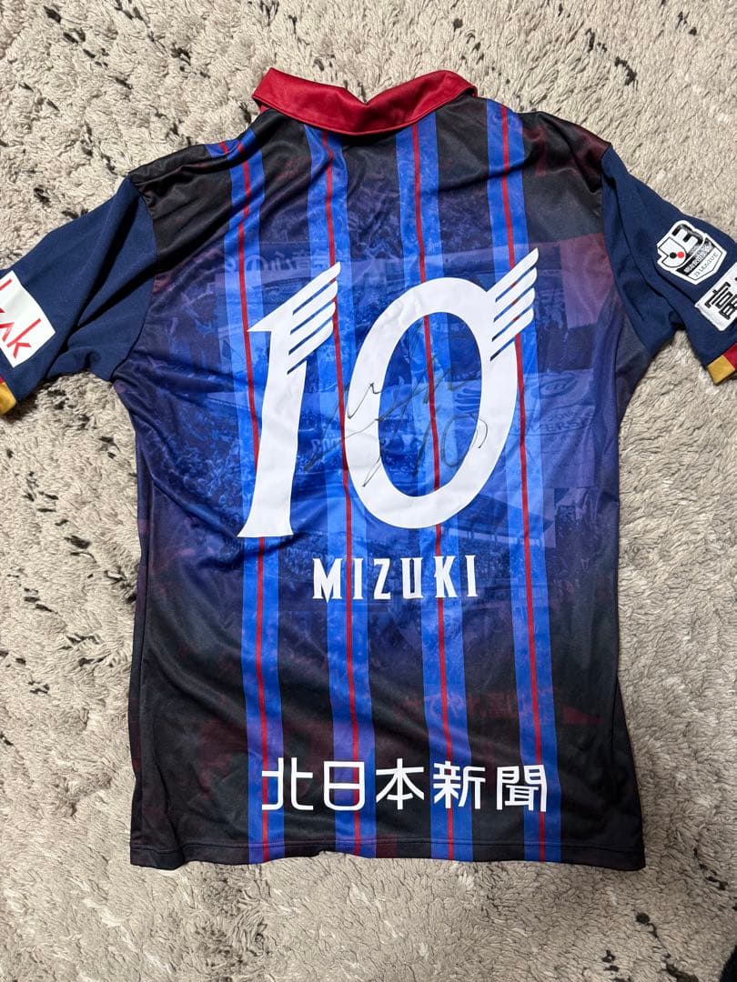 新井瑞希 選手　直筆サイン入り ユニフォーム