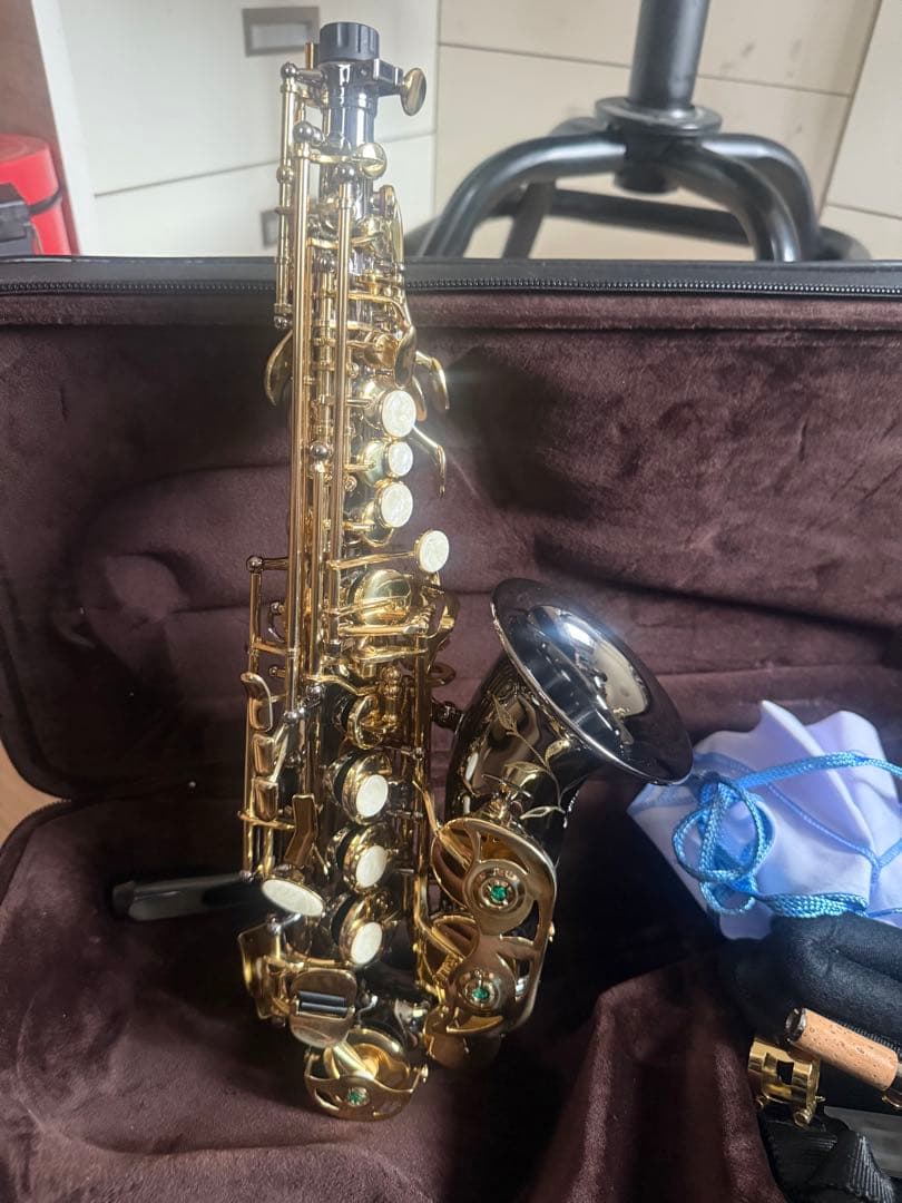 ゴールド ソプラノサックス 宝石装飾付き