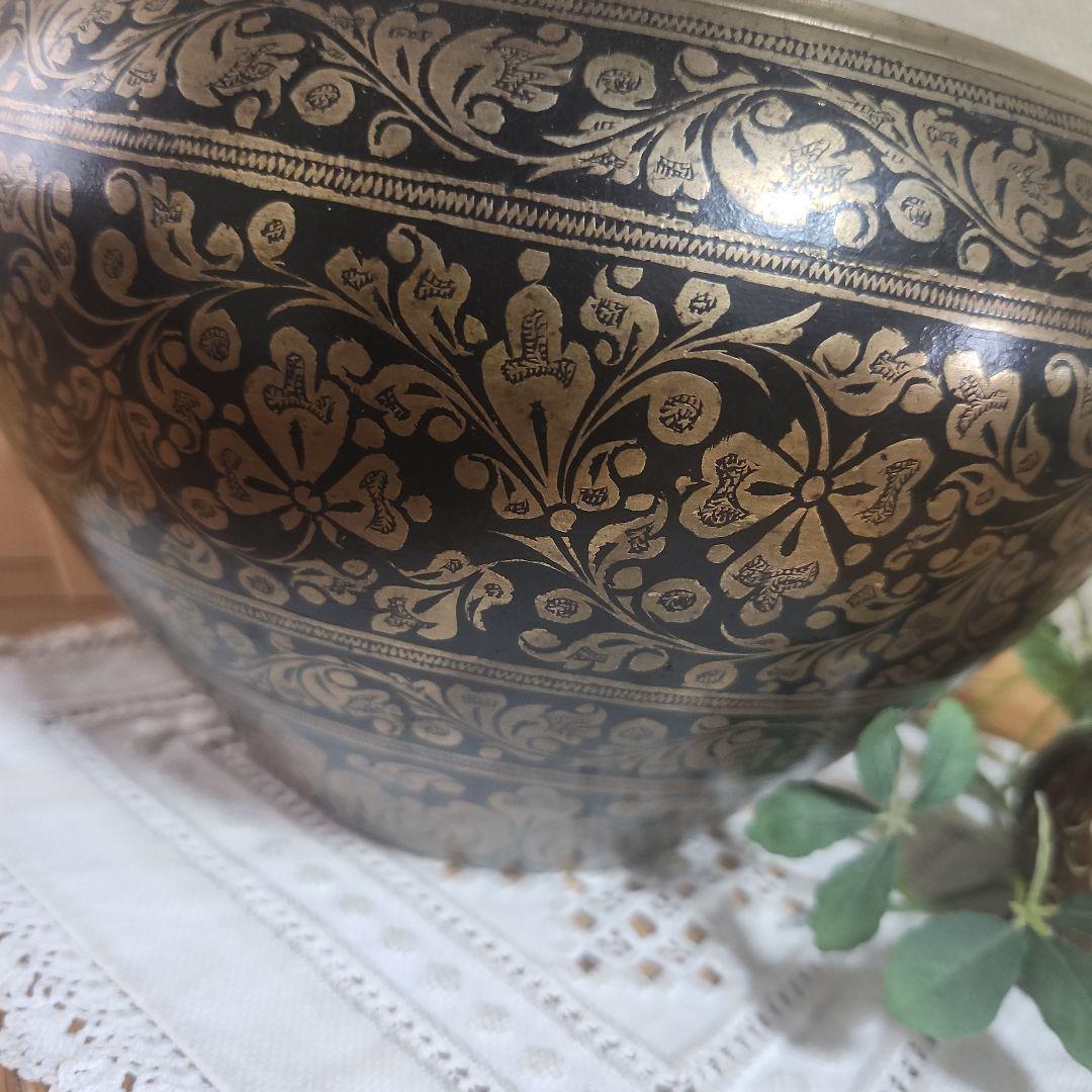 真鍮製 　ボウル　花草模様　鉢　小物入れ