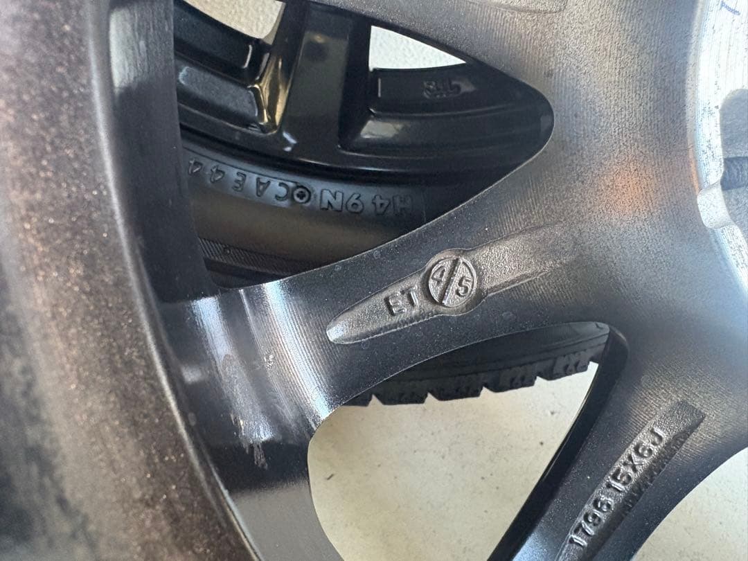 極美品　195/65R15 pcd100 スタッドレス VRX2プリウスカローラ