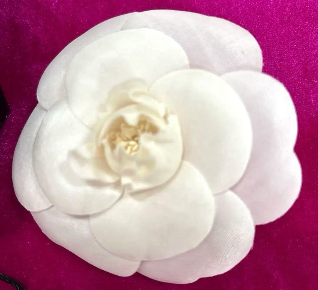 【稀少】【ヴィンテージ】CHANELカメリア ブローチ シャネルプレート付き