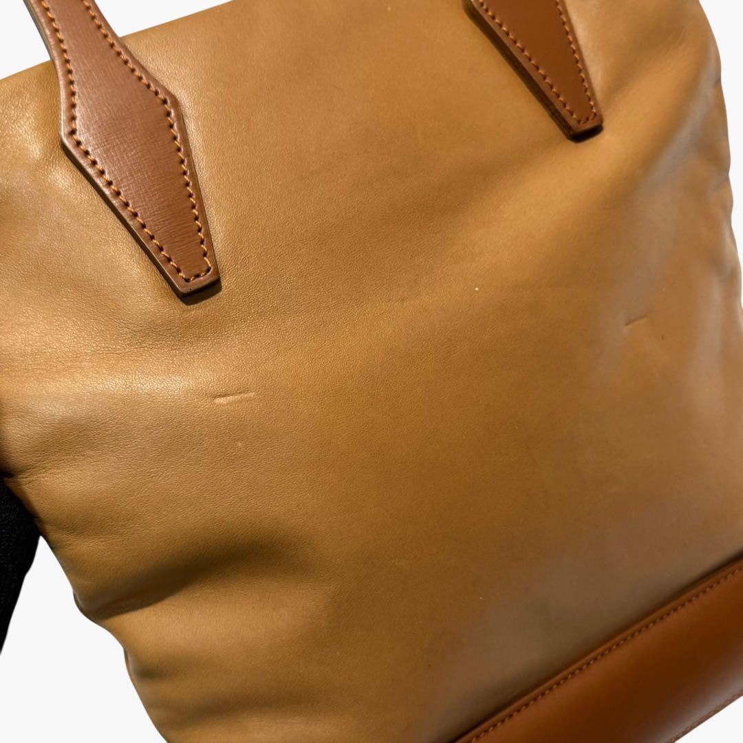 美品✨LOEWE ロエベ　ロゴ型押し　ハンドバッグ　A5収納可