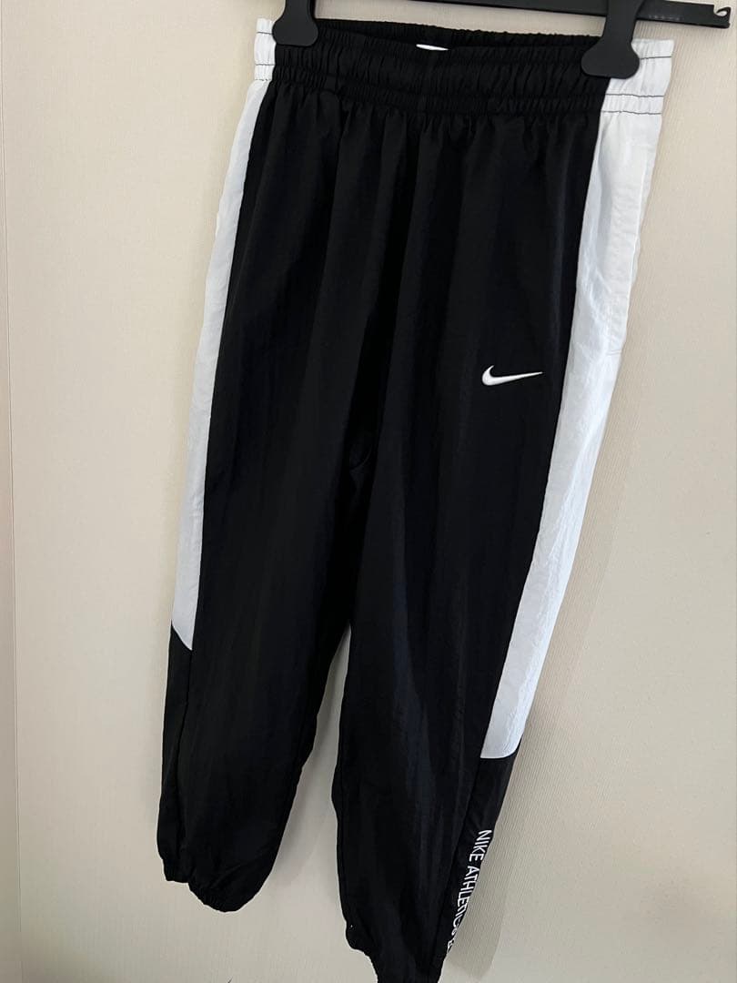 最終値下げ中‼️レア‼︎ 早い者勝ち‼︎《NIKE》ナイキ ウィンドブレーカー 黒 S