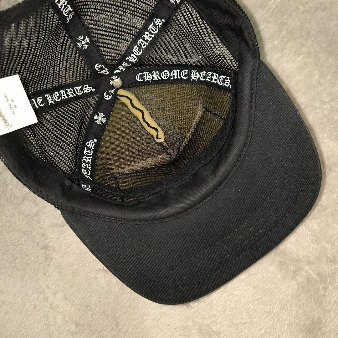グ*ィ様 CHROME HEARTS トラッカーキャップ ブラック