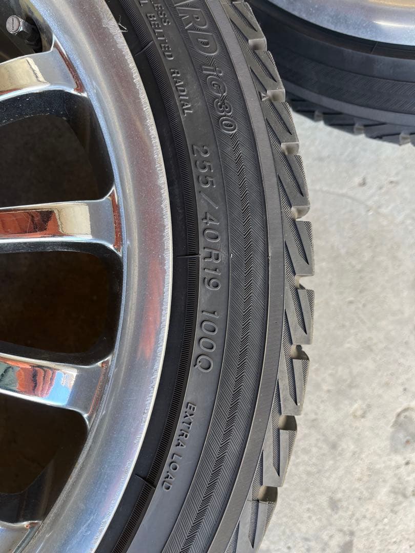 カールソン19インチホイルスタッドレスタイヤセット