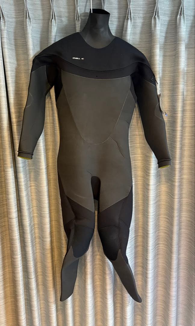 【新品】O'Neill セミドライスーツ MLBサイズ ブラック