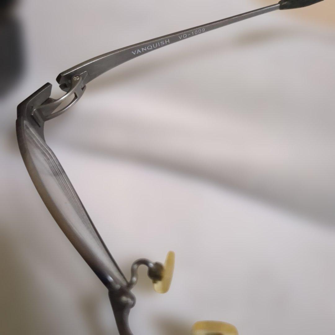 VANQUISH メガネ ケース付き度入り