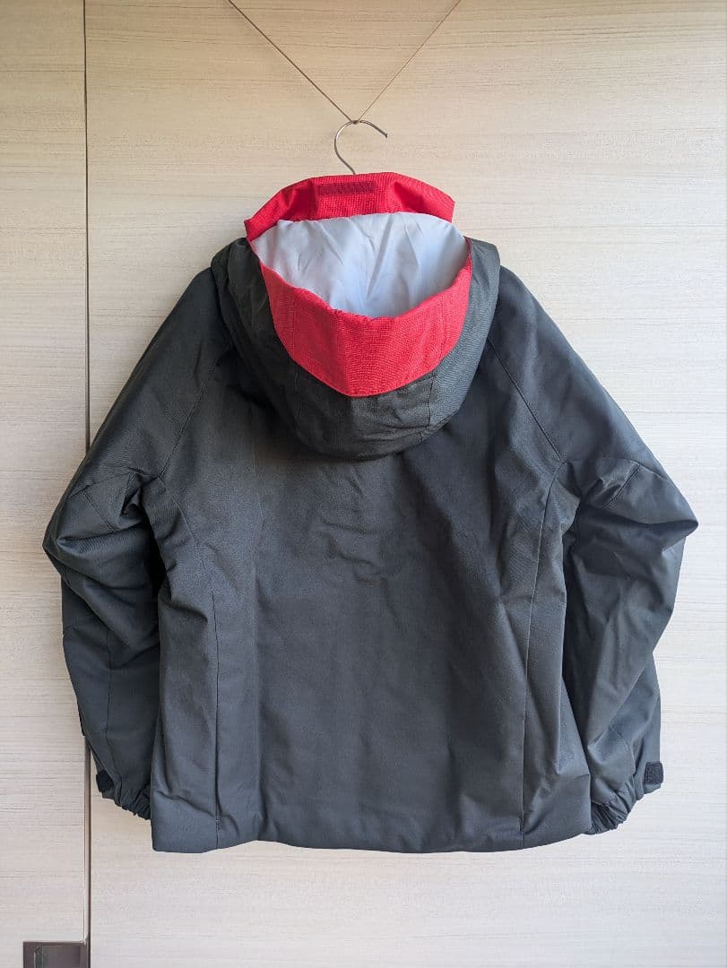 デサント 子ども用スキーウェア /サイズ調整可能 黒/赤 着脱フード付き130