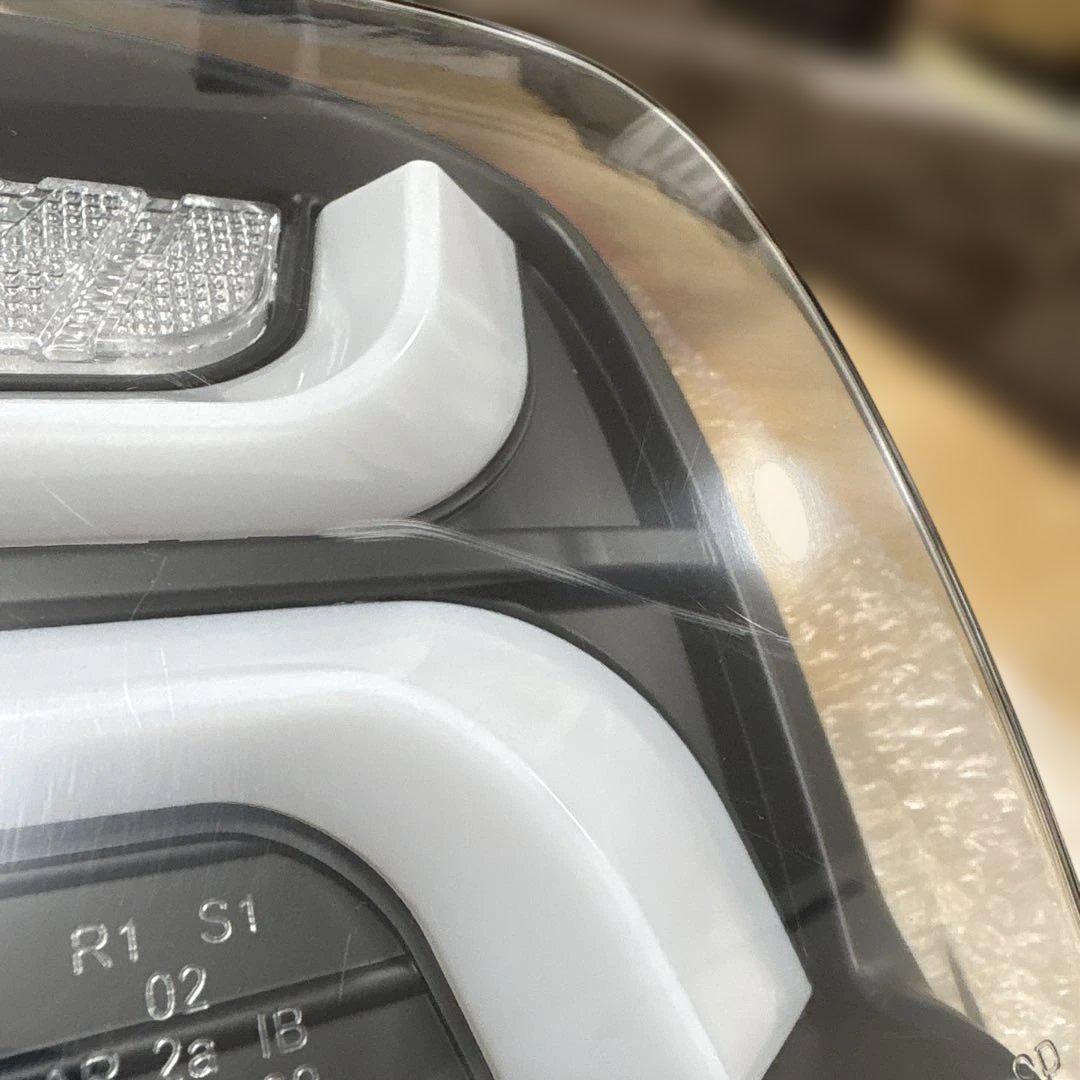 zc33s　ソナー　？　バレンティ　？テールランプ　左右セット