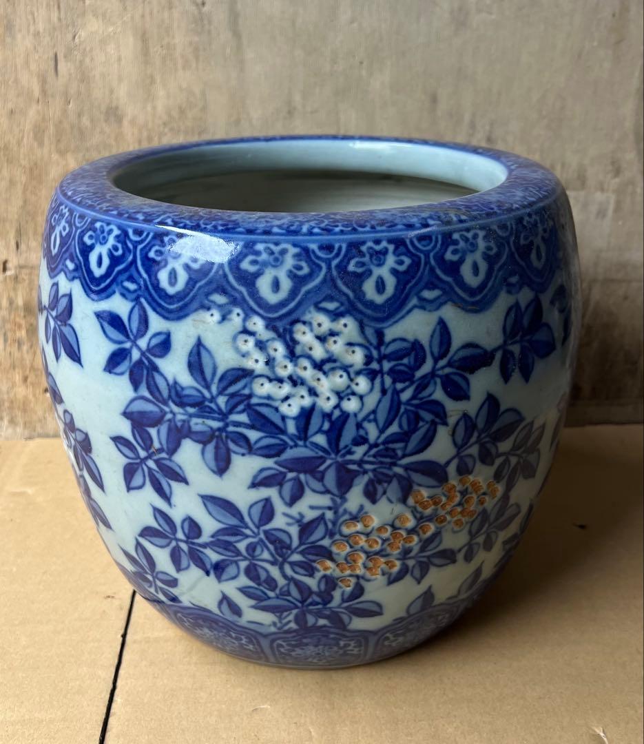 青白花柄陶器火鉢