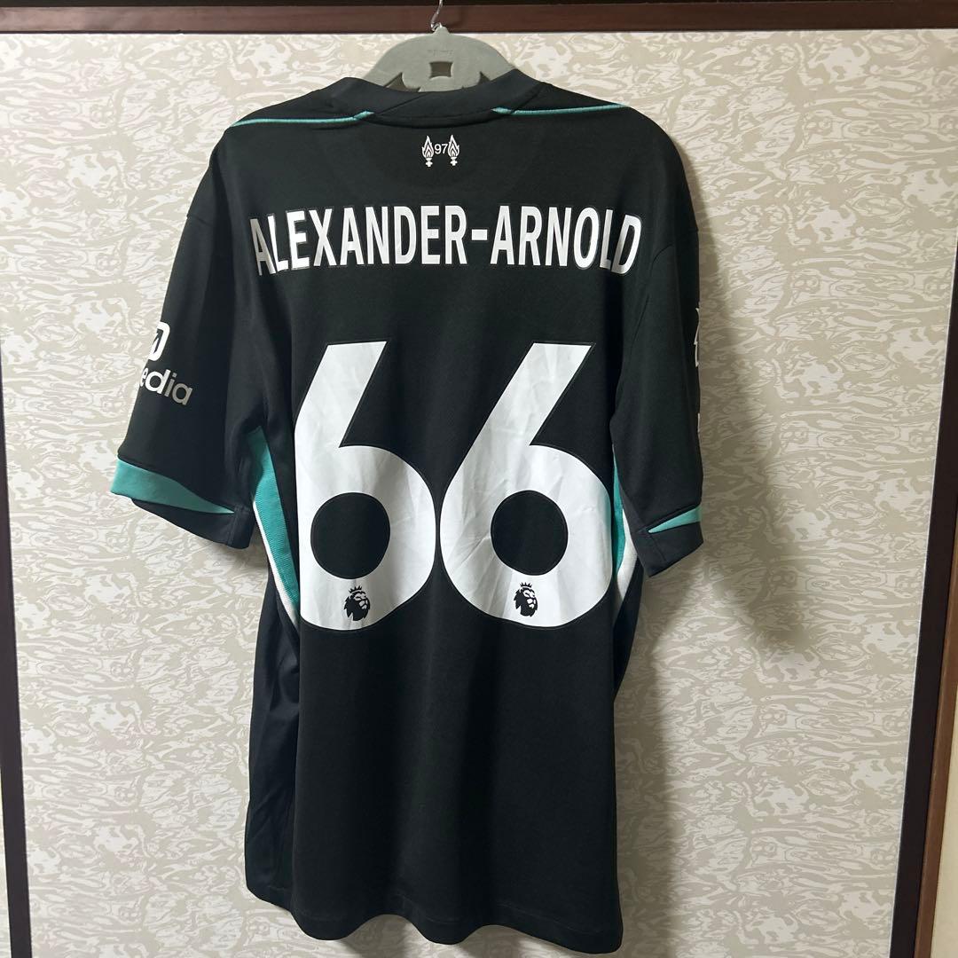 リヴァプール24-25サードユニ　66アーノルド