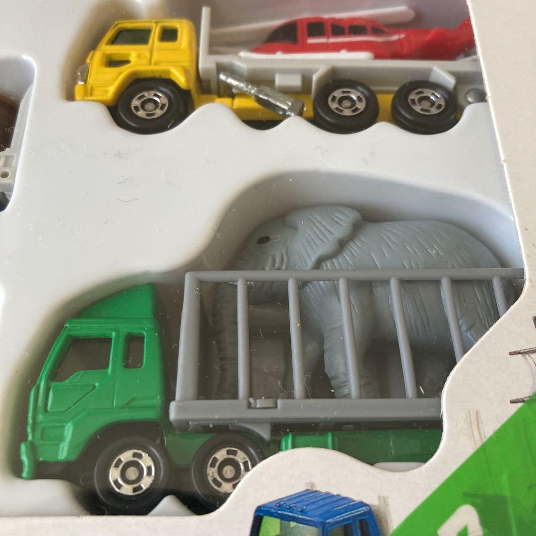 トミカ　ゆかいなトレーラーセット2　未使用品　トミカギフトセット