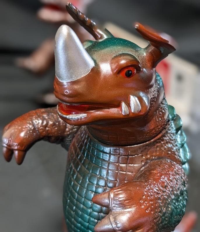 パゴス四足歩行版・ネロンガ（マルサン）ソフビフィギュア２体セット