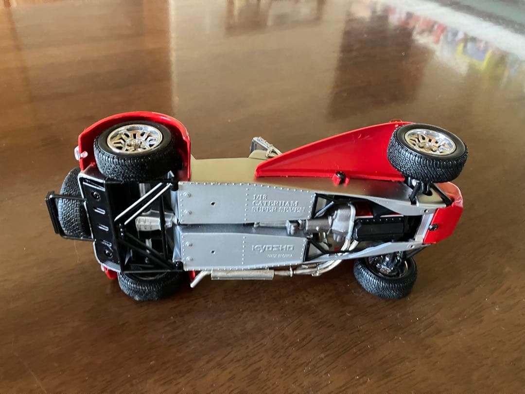 京商1/18CATERHAM SUPER SEVEN ミニカーレッド/シルバー