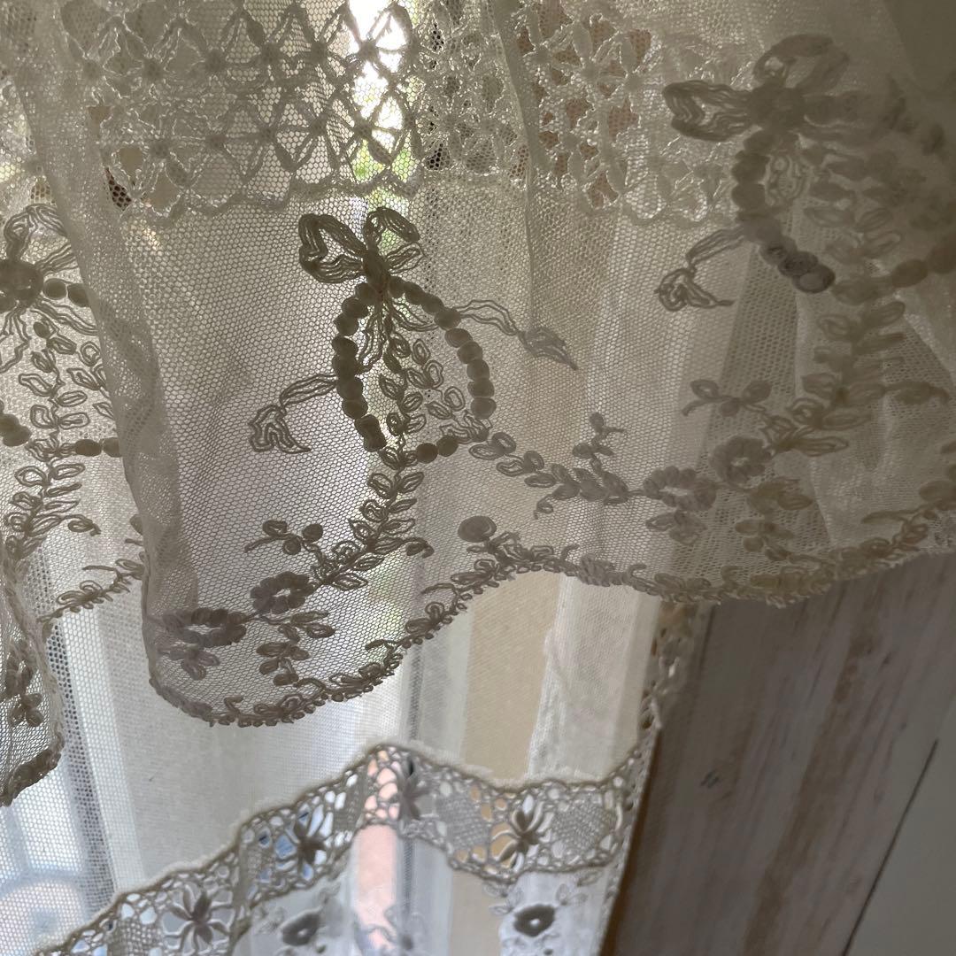 フランスアンティーク　リボンモチーフ　チュール　レース　紐付き　カーテン　間仕切