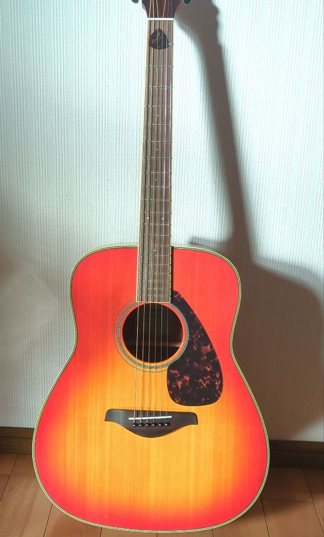 YAMAHAアコースティックギター FG820　ハードケース＆カポタスト付き