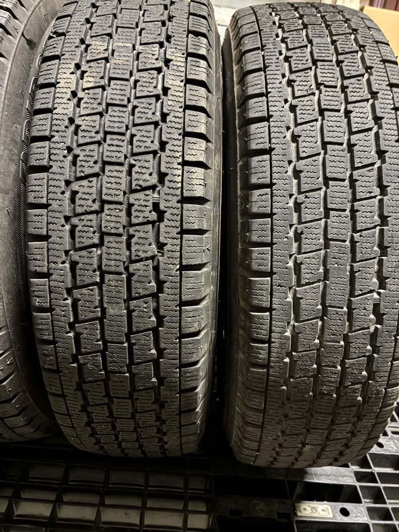 軽トラ、軽バン鉄ホイール付きスタッドレスタイヤ　4本