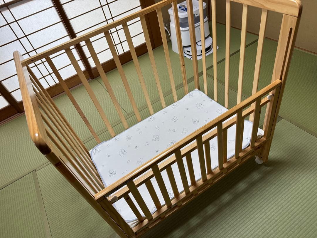ミニサイズ ベビーベッド 60x90cm ヤトミ　キャスター付き　ナチュラル