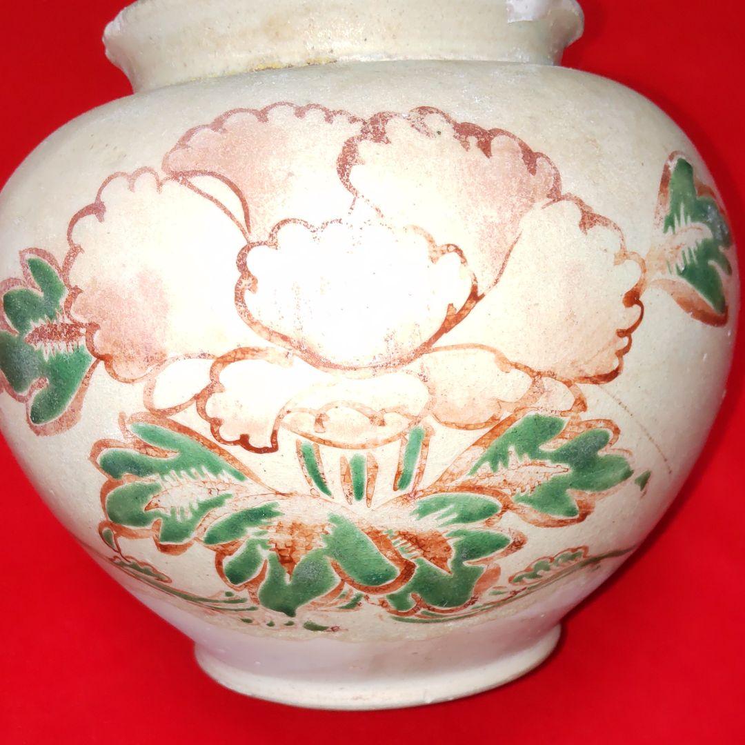 宋赤絵牡丹文壺。