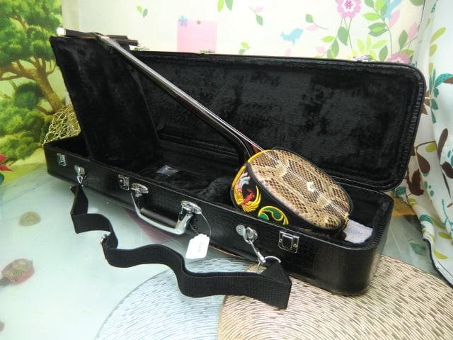 新品未使用(送料無料)11.980円　沖縄三線専用　一丁入ふかふかハードケース
