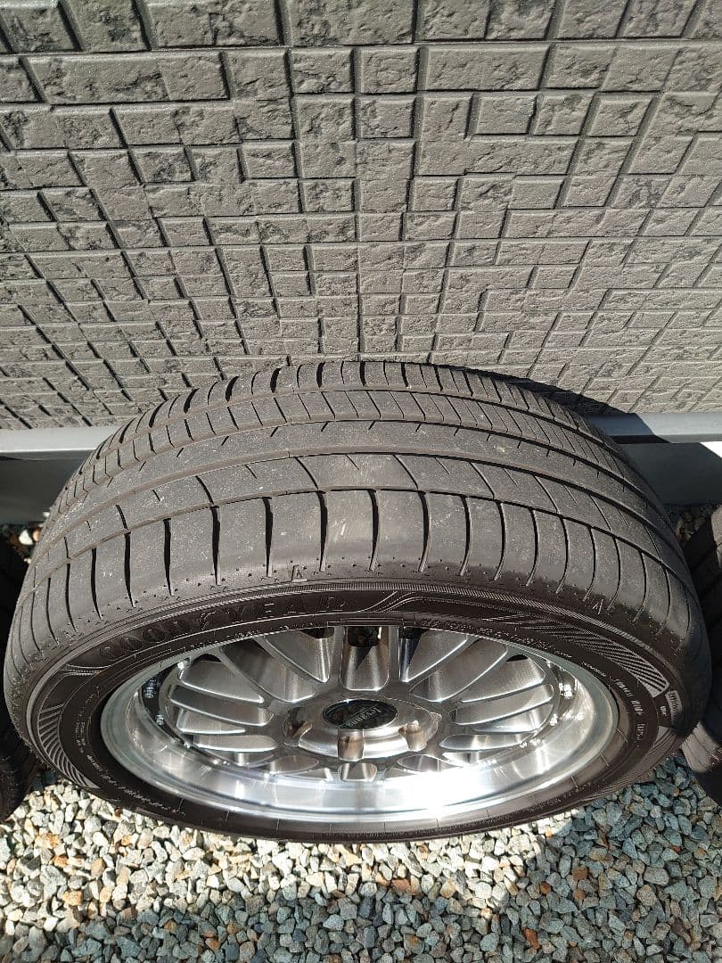 送料込　levanna V10LTH　18インチ　タイヤバリ山　美品　ハイエース