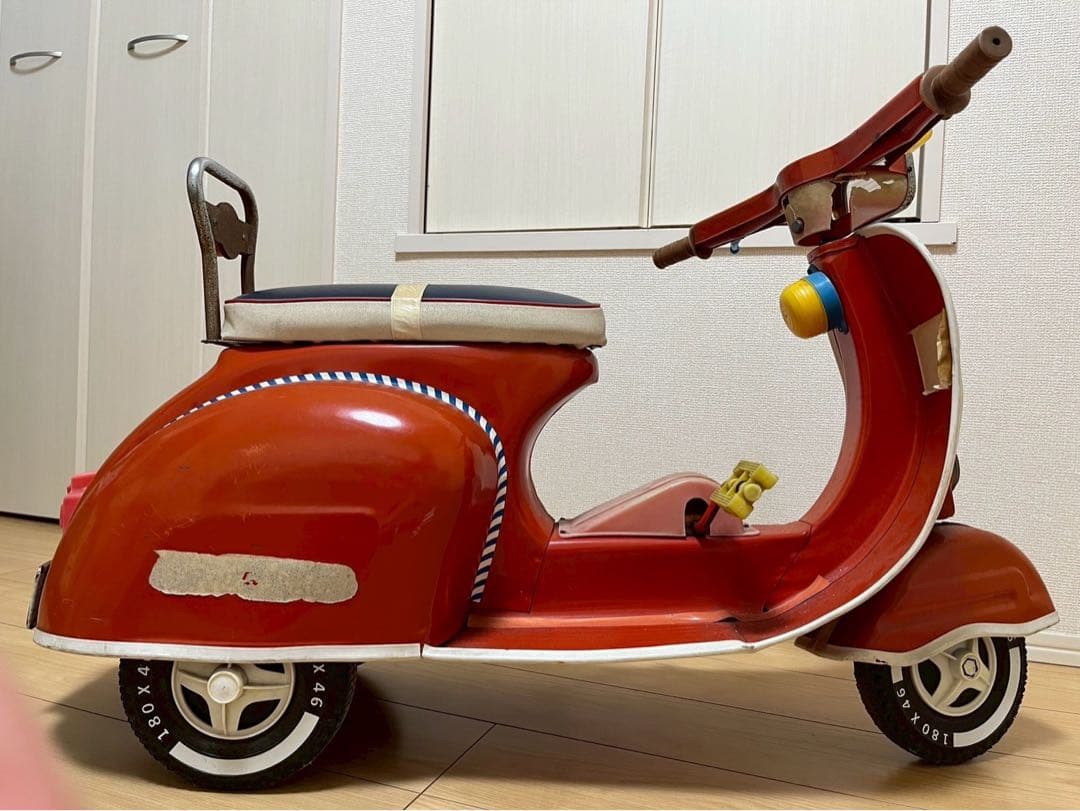 VESPA ペダル式三輪車 ブリキ玩具 置物